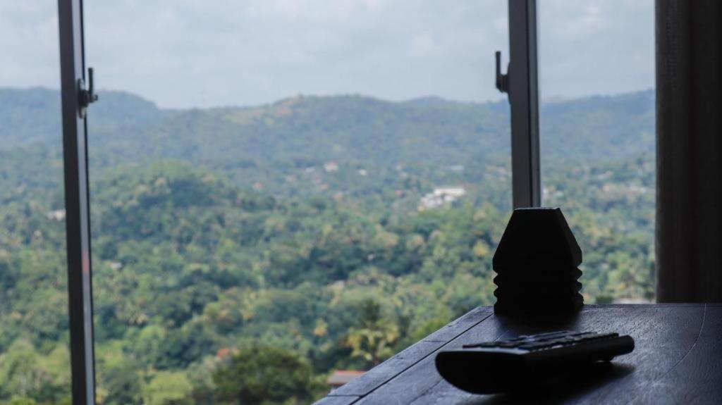 Red Chillies Tourist Inn Kandy Exterior photo